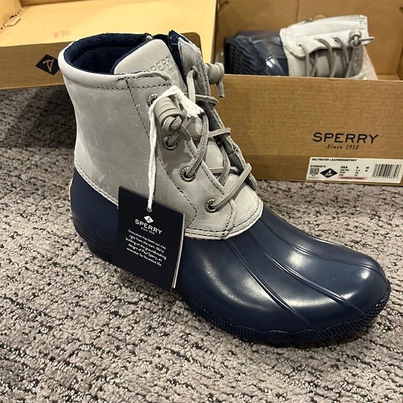 Brand new Sperry Saltwater boots - Picture 1 of 4